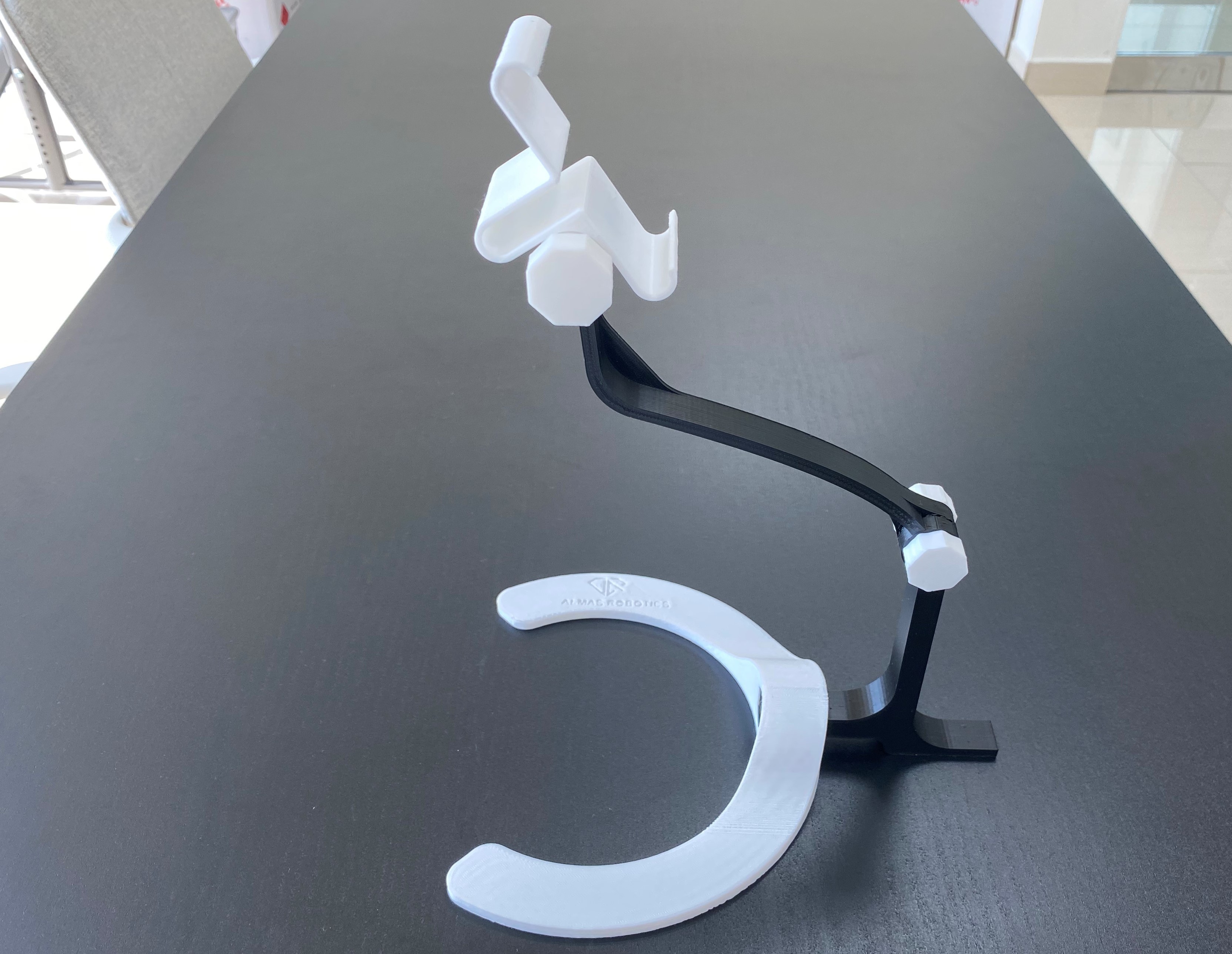 STL file Smartphone Stand for Video Recording 📱・Template to download